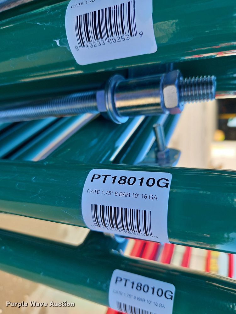 image for item LM9196 (12) B&W 10' livestock gates