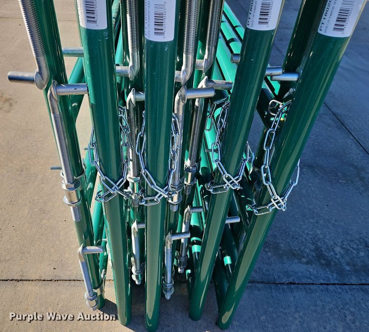 image for item LM9199 (11) B&W 20' livestock gates