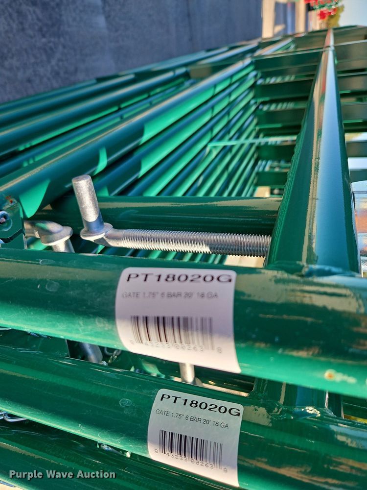 image for item LM9199 (11) B&W 20' livestock gates