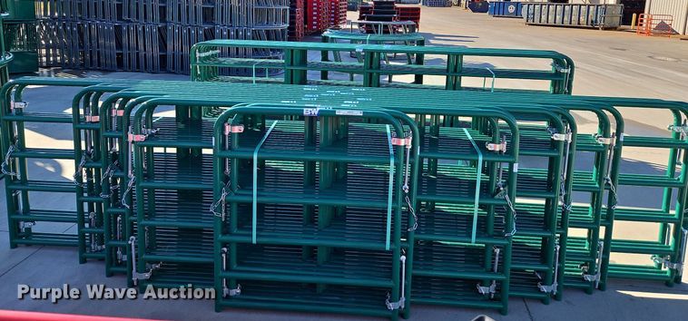 image for item LM9201 (15) B&W livestock gates