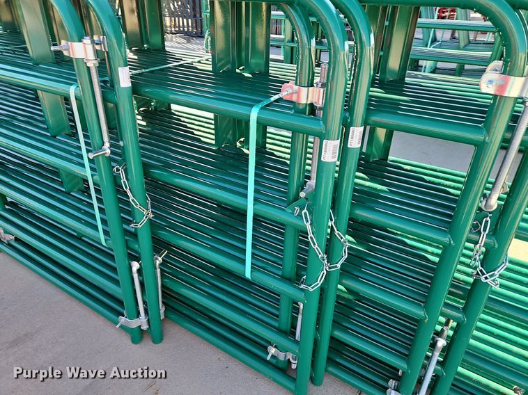 image for item LM9201 (15) B&W livestock gates