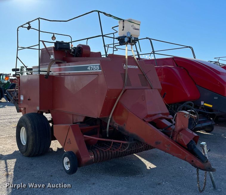 image for item LV9122 1998 Hesston 4755  large square baler