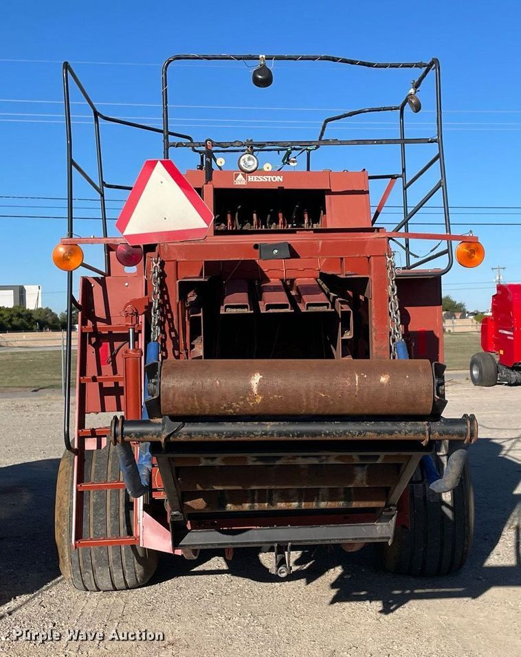 image for item LV9122 1998 Hesston 4755  large square baler
