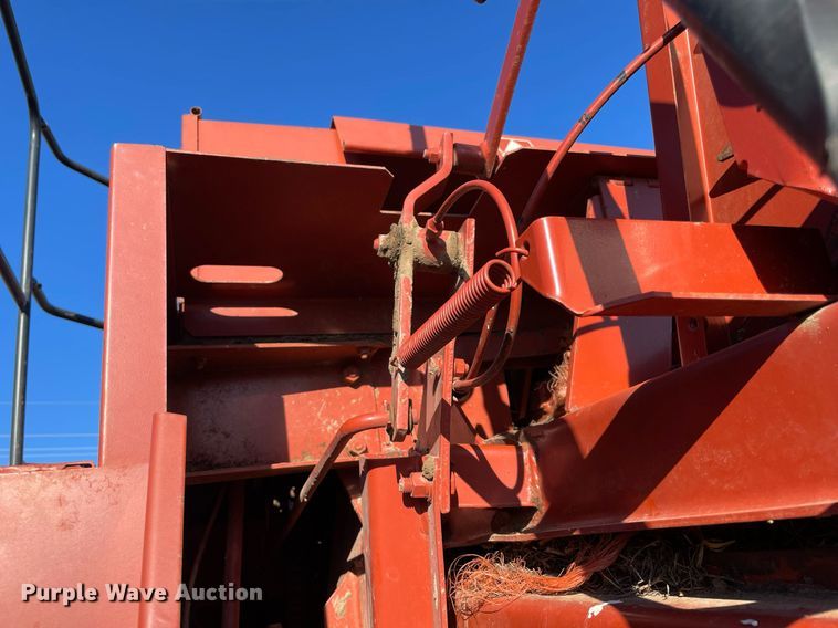 image for item LV9122 1998 Hesston 4755  large square baler