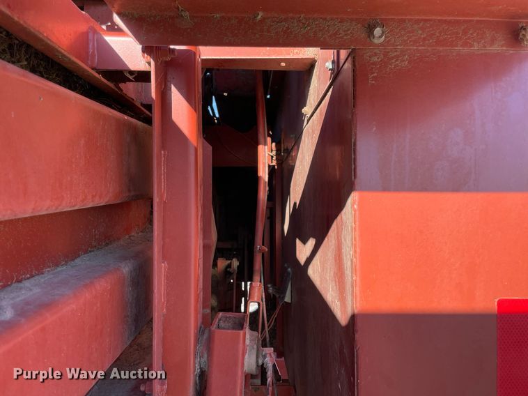 image for item LV9122 1998 Hesston 4755  large square baler