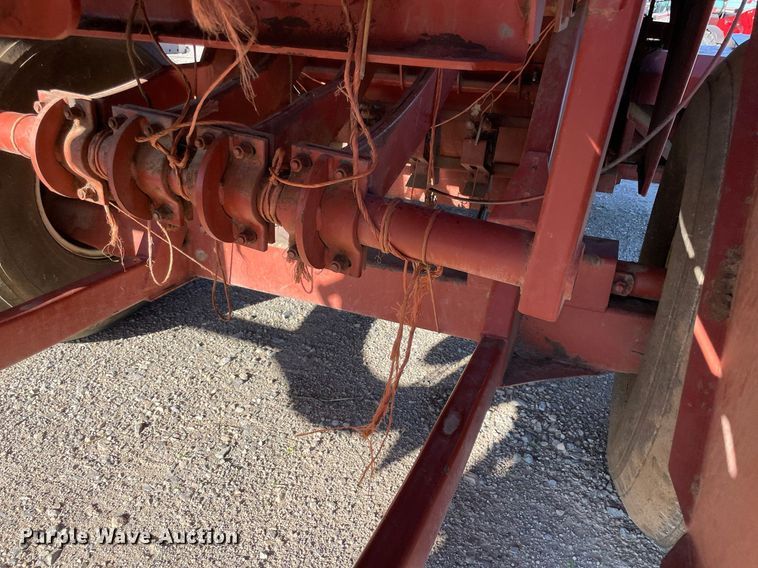 image for item LV9122 1998 Hesston 4755  large square baler