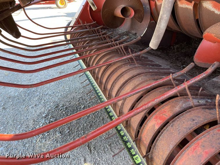 image for item LV9122 1998 Hesston 4755  large square baler