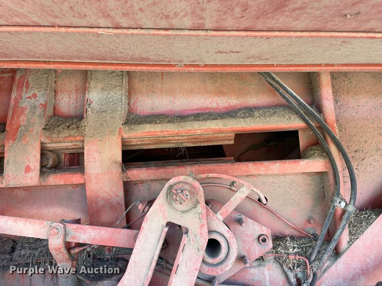 image for item LV9122 1998 Hesston 4755  large square baler