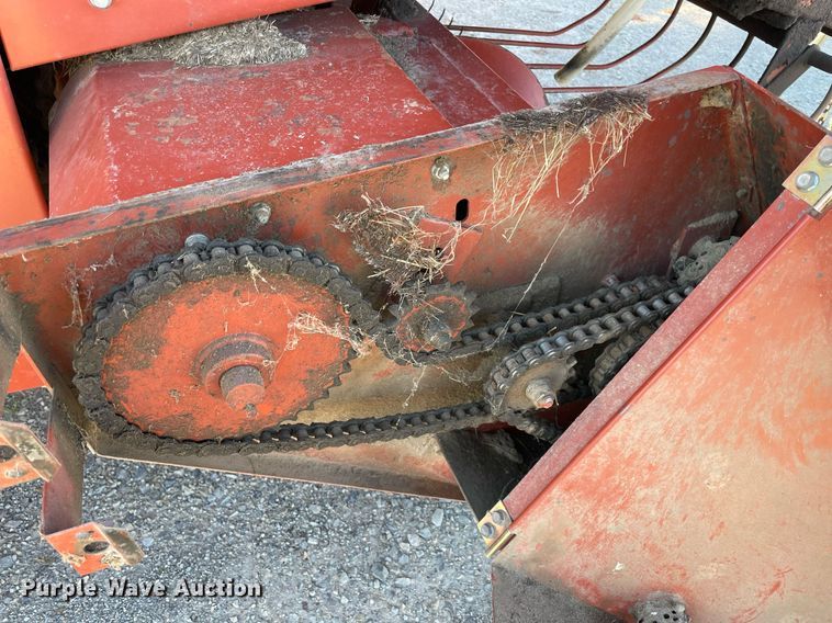 image for item LV9122 1998 Hesston 4755  large square baler