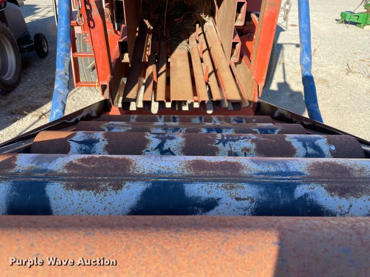 image for item LV9122 1998 Hesston 4755  large square baler