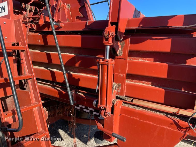 image for item LV9122 1998 Hesston 4755  large square baler