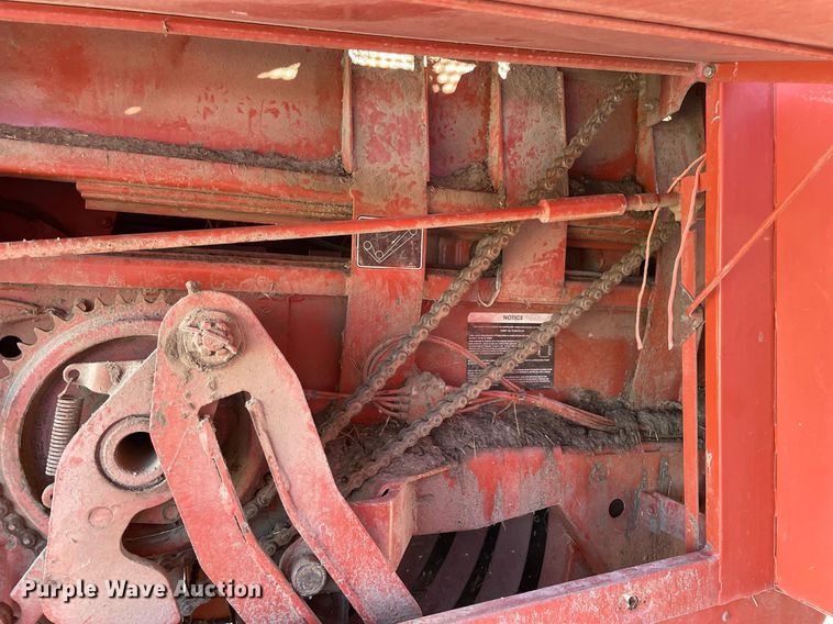 image for item LV9122 1998 Hesston 4755  large square baler