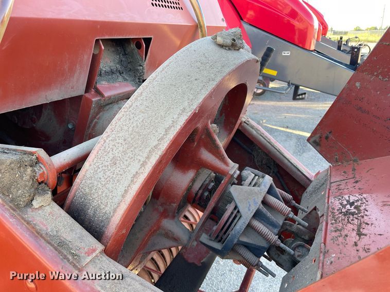 image for item LV9122 1998 Hesston 4755  large square baler