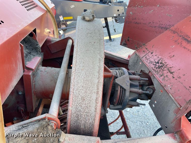 image for item LV9122 1998 Hesston 4755  large square baler