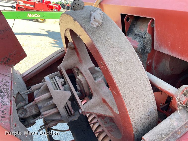 image for item LV9122 1998 Hesston 4755  large square baler