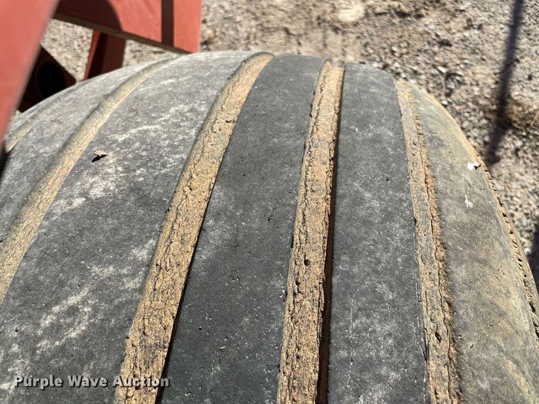 image for item LV9122 1998 Hesston 4755  large square baler