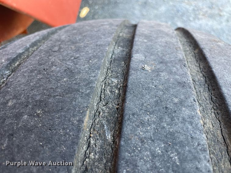 image for item LV9122 1998 Hesston 4755  large square baler