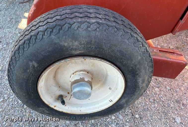 image for item LV9122 1998 Hesston 4755  large square baler