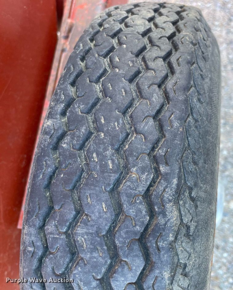 image for item LV9122 1998 Hesston 4755  large square baler