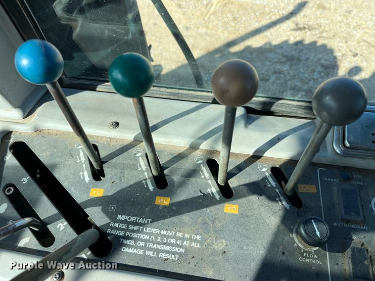 image for item MG9510 Ford 876 90 Versatile  4WD tractor