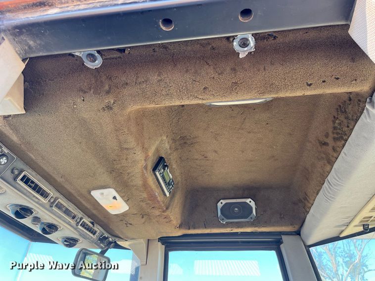 image for item MG9510 Ford 876 90 Versatile  4WD tractor