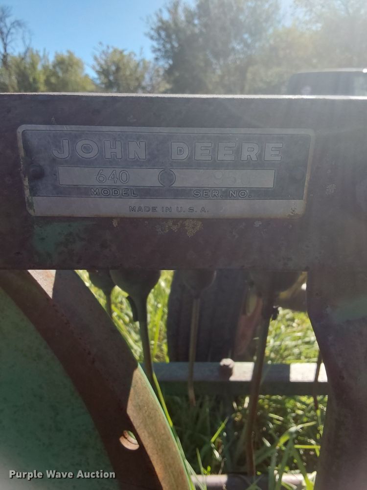 image for item MH9409 Allis Chalmers  small square baler