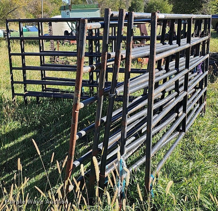 image for item MH9411 (10) HW 9' 6" fence panels