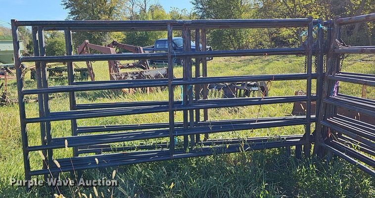 image for item MH9411 (10) HW 9' 6" fence panels