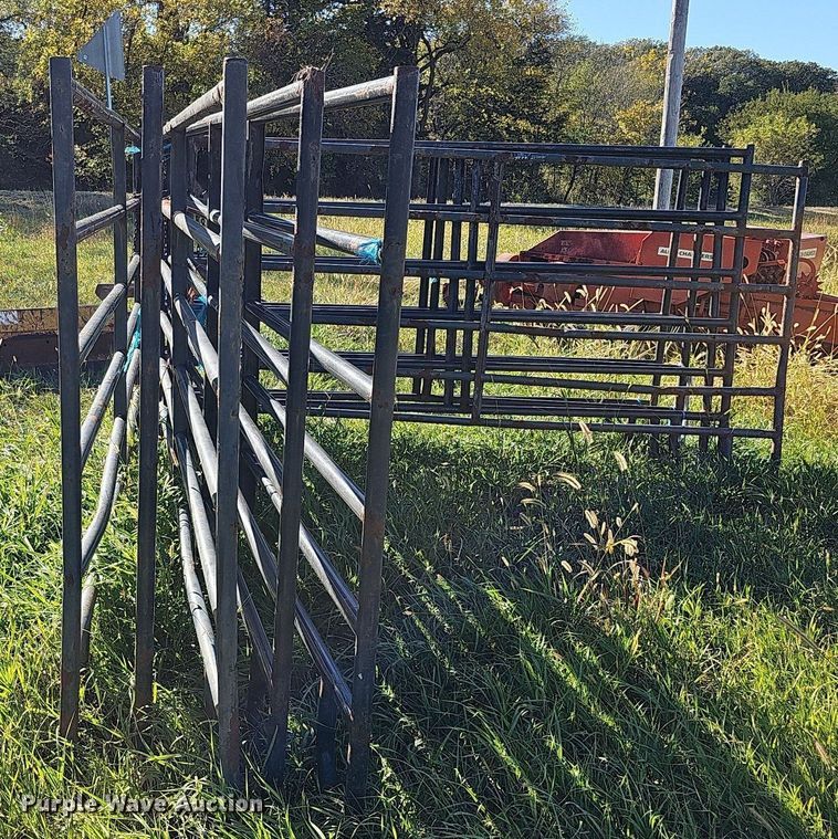 image for item MH9411 (10) HW 9' 6" fence panels