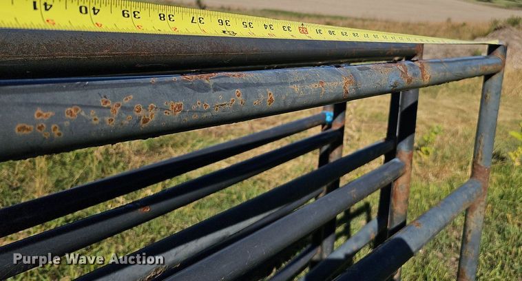 image for item MH9411 (10) HW 9' 6" fence panels