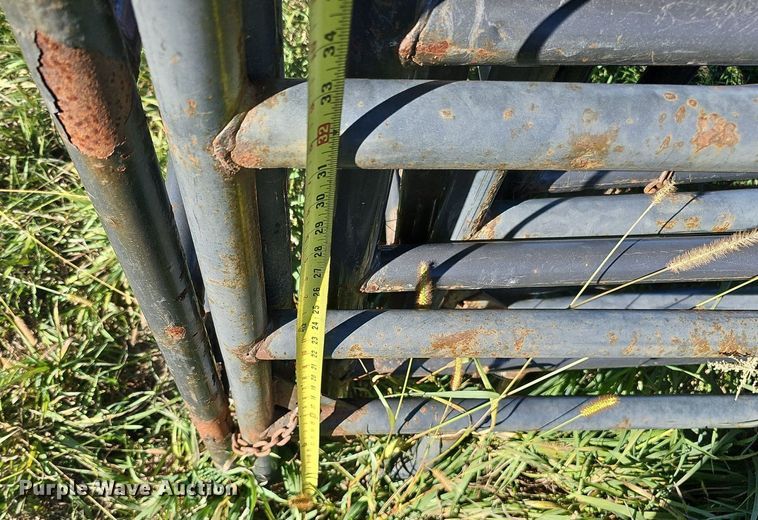 image for item MH9411 (10) HW 9' 6" fence panels