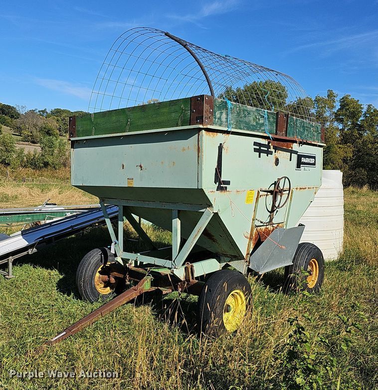 image for item MH9415 gravity wagon