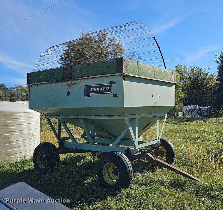 image for item MH9415 gravity wagon