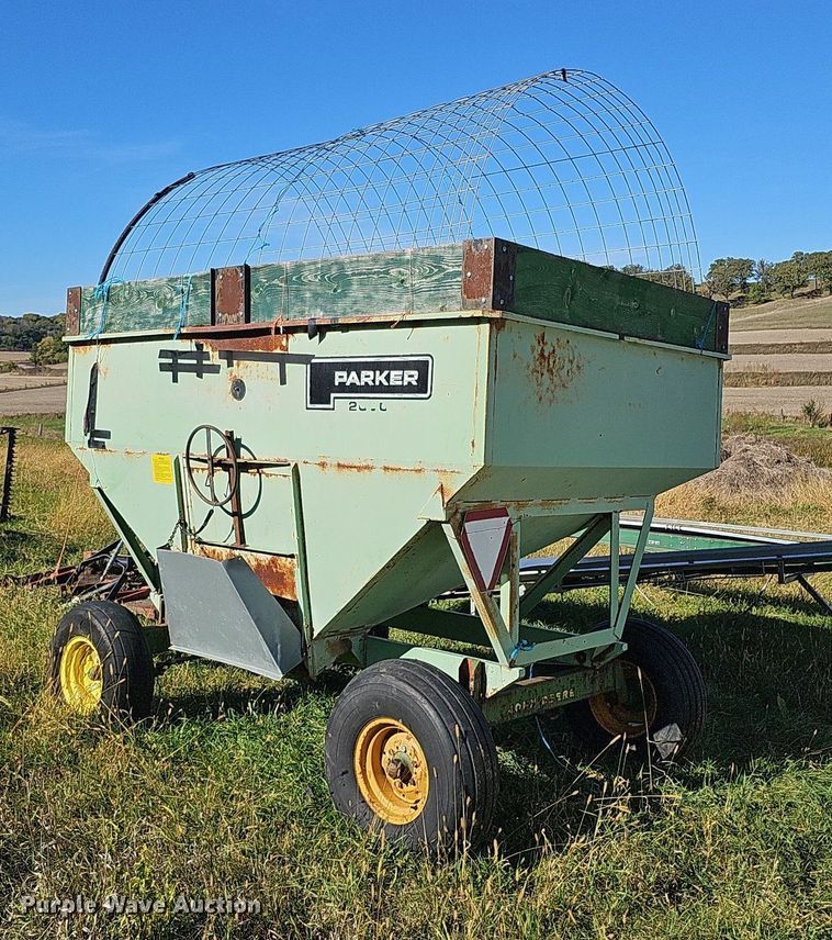 image for item MH9415 gravity wagon