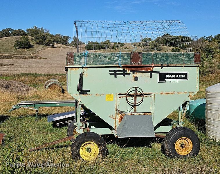 image for item MH9415 gravity wagon