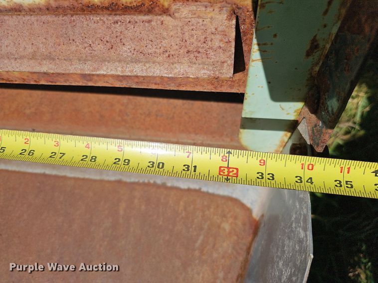 image for item MH9415 gravity wagon