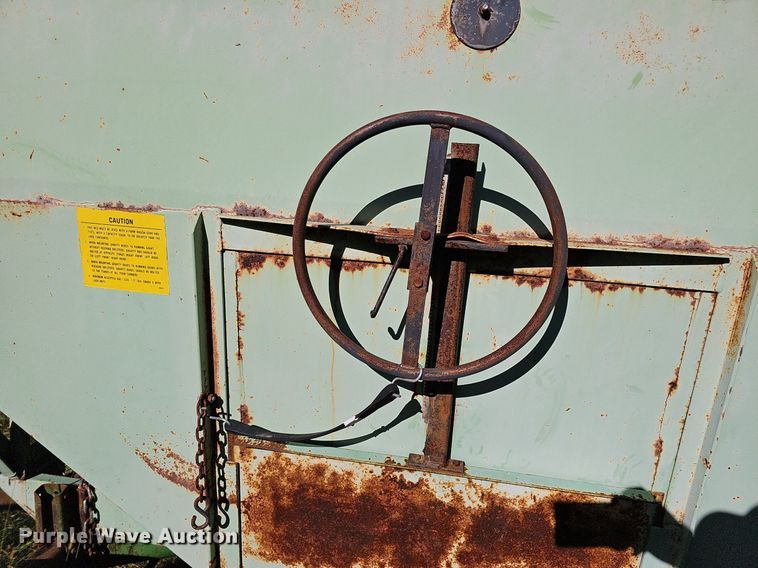 image for item MH9415 gravity wagon