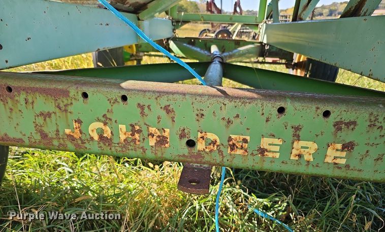 image for item MH9415 gravity wagon