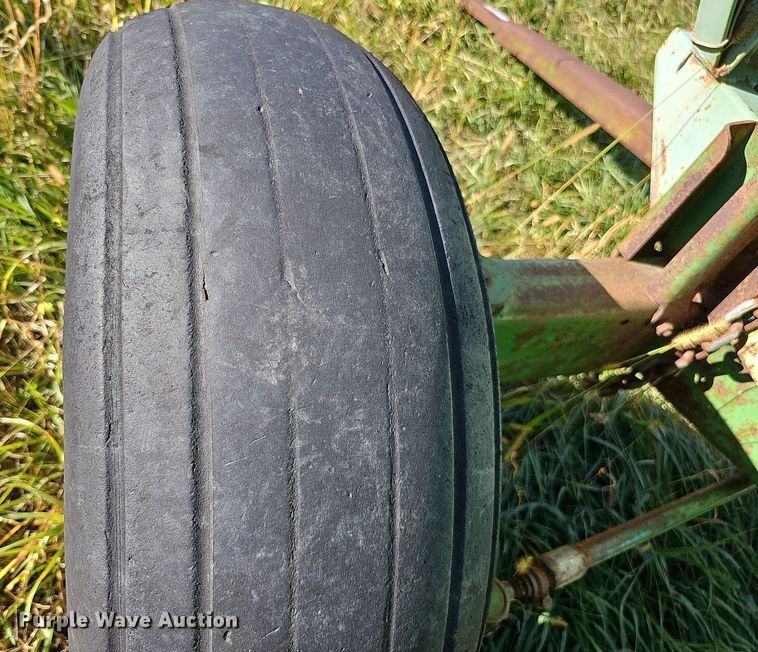 image for item MH9415 gravity wagon