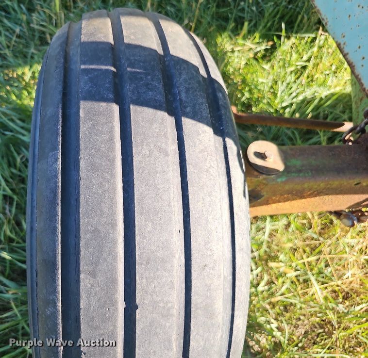 image for item MH9415 gravity wagon