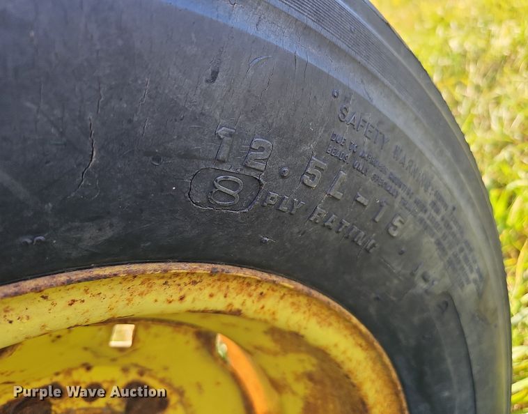 image for item MH9415 gravity wagon