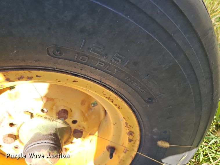 image for item MH9415 gravity wagon