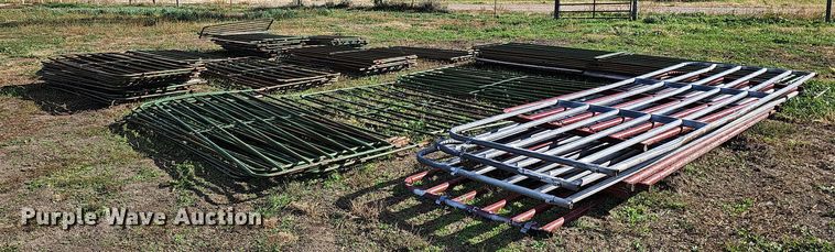 image for item MH9443 Approximately 96 livestock panels