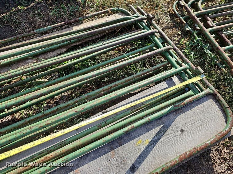 image for item MH9443 Approximately 96 livestock panels