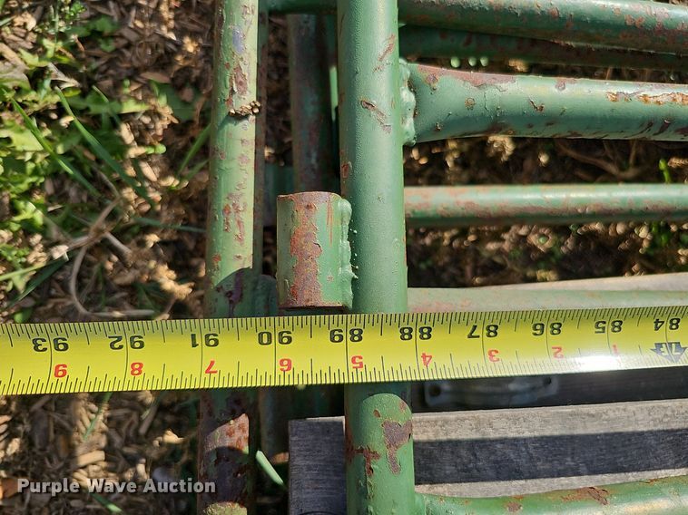 image for item MH9443 Approximately 96 livestock panels