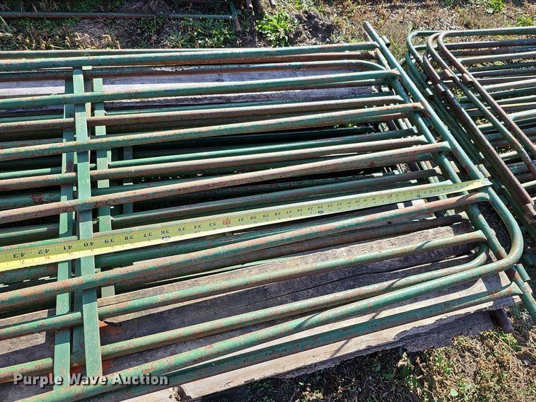 image for item MH9443 Approximately 96 livestock panels