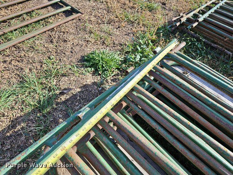 image for item MH9443 Approximately 96 livestock panels