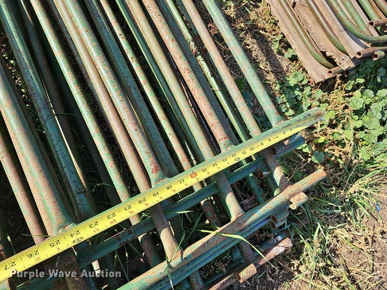 image for item MH9443 Approximately 96 livestock panels