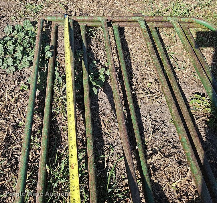 image for item MH9443 Approximately 96 livestock panels