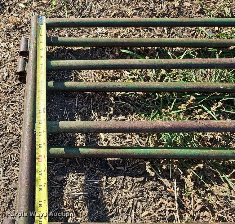 image for item MH9443 Approximately 96 livestock panels